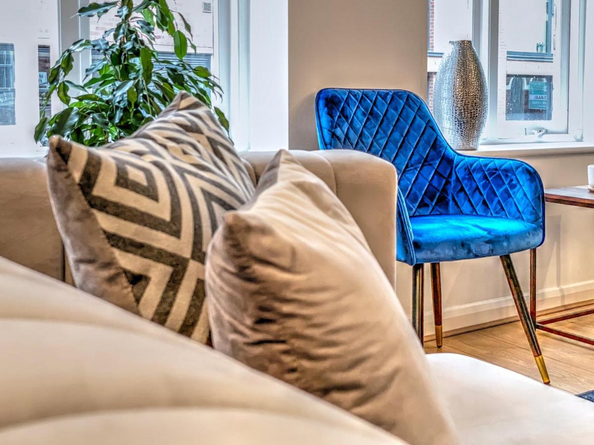 City Centre, 2 Bedroom, Secured Parking, 3 King Bed, Wifi Sleep 6 Guest Comfortable On Three King Size Beds, Jewellery Quarter , Birmingham City Centre , Allocated Secured Parking Buitenkant foto