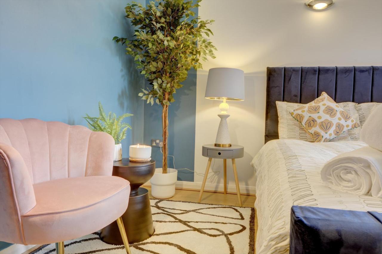 City Centre, 2 Bedroom, Secured Parking, 3 King Bed, Wifi Sleep 6 Guest Comfortable On Three King Size Beds, Jewellery Quarter , Birmingham City Centre , Allocated Secured Parking Buitenkant foto
