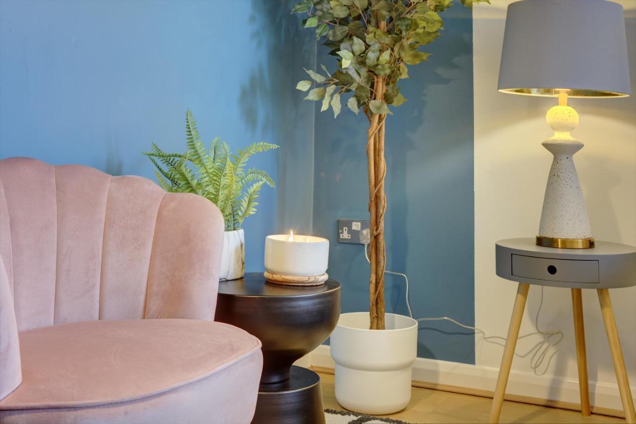 City Centre, 2 Bedroom, Secured Parking, 3 King Bed, Wifi Sleep 6 Guest Comfortable On Three King Size Beds, Jewellery Quarter , Birmingham City Centre , Allocated Secured Parking Buitenkant foto