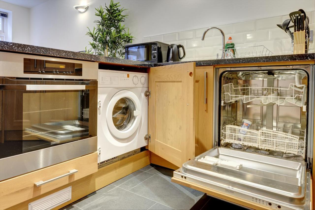 City Centre, 2 Bedroom, Secured Parking, 3 King Bed, Wifi Sleep 6 Guest Comfortable On Three King Size Beds, Jewellery Quarter , Birmingham City Centre , Allocated Secured Parking Buitenkant foto